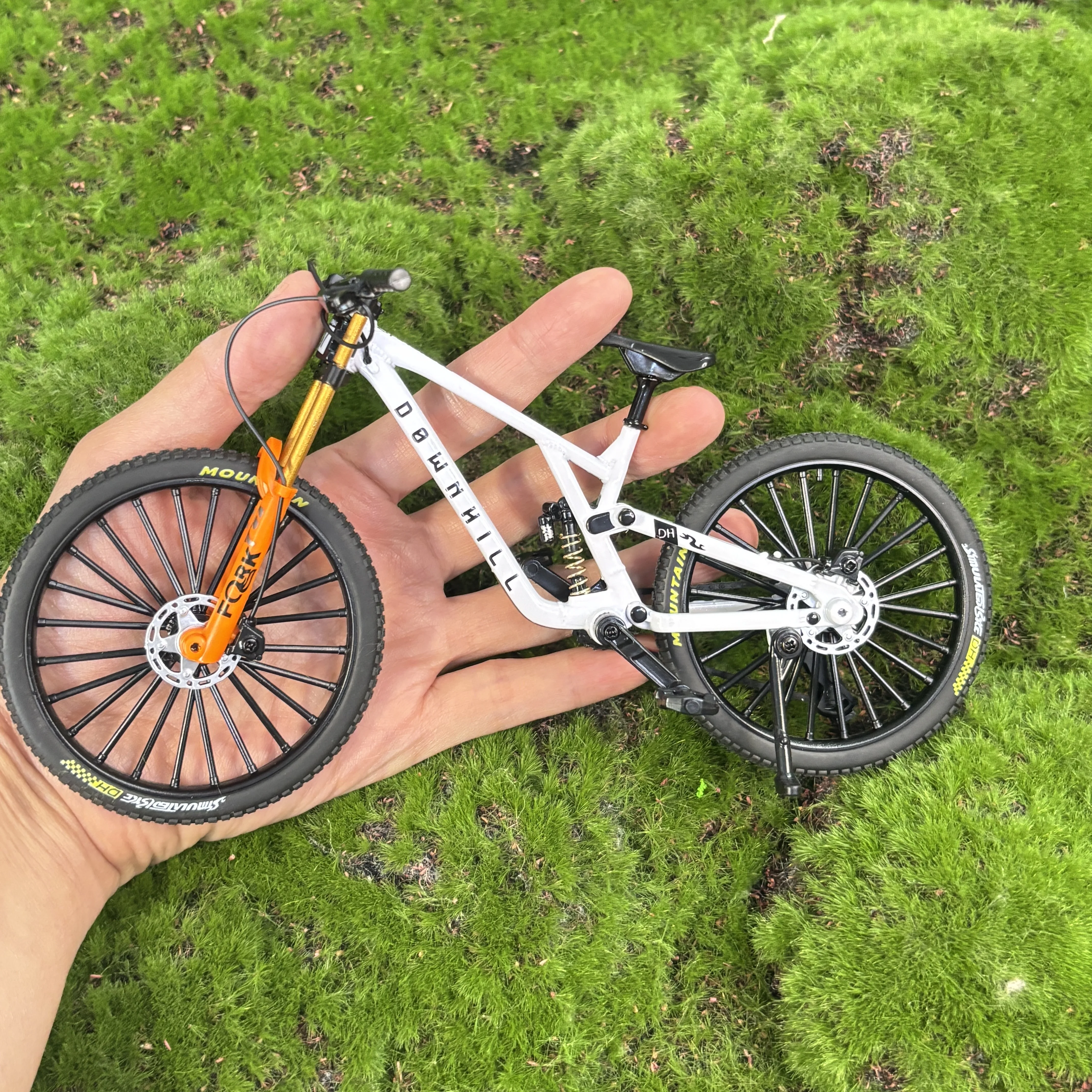 1:8 New Mini Alloy Bicycle Diecast Model Simulation Finger Mountain Metal Bikes Funny Collection Gifts Toys for boys
