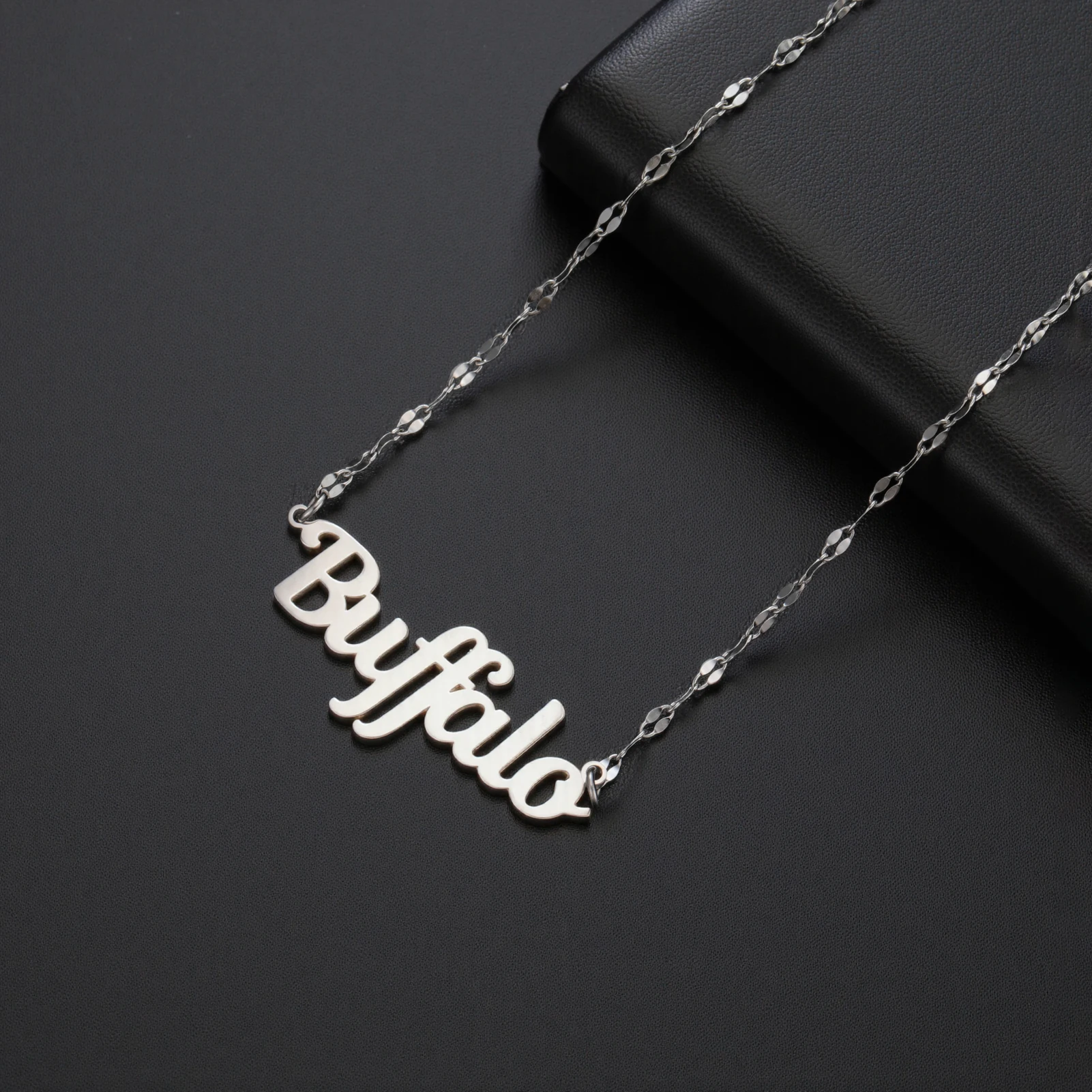 COOLTIME Personalisierte Namensanhänger-Halskette für Damen, Edelstahl, individuelle Halskette, Schmuck für Geburtstag und Jahrestag – Detail 6