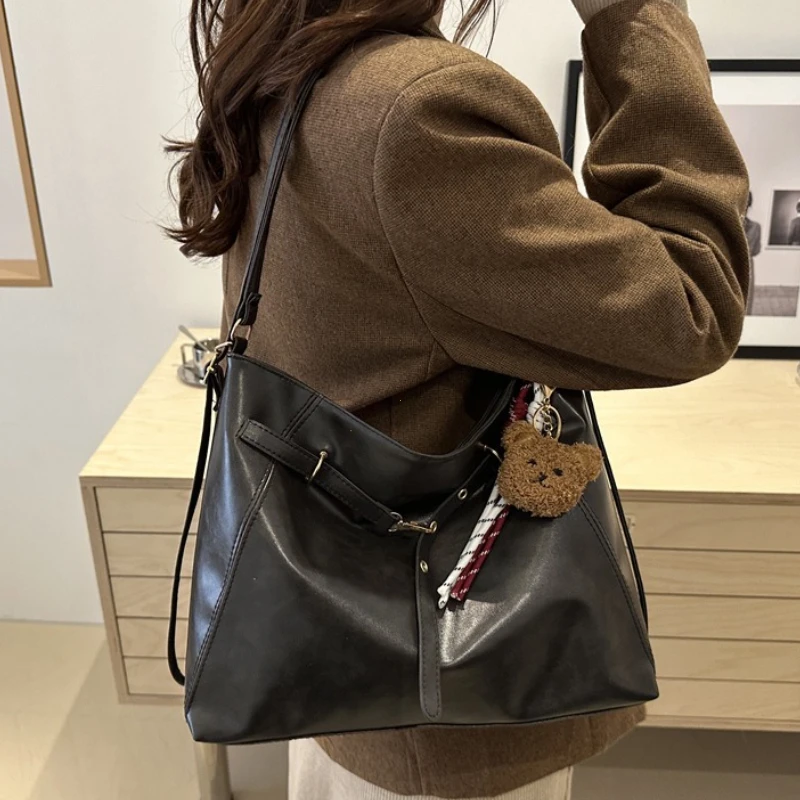 Retro Large Capacity Women's Tote Bag Fashionable Casual Double Shoulder Backpack for Autumn Winter New Arrival Trendy Handbags