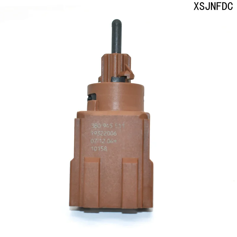 Interrupteur Feu Stop Audi/VW - Référence 3B0945511 - ABS - Remplacement Facile