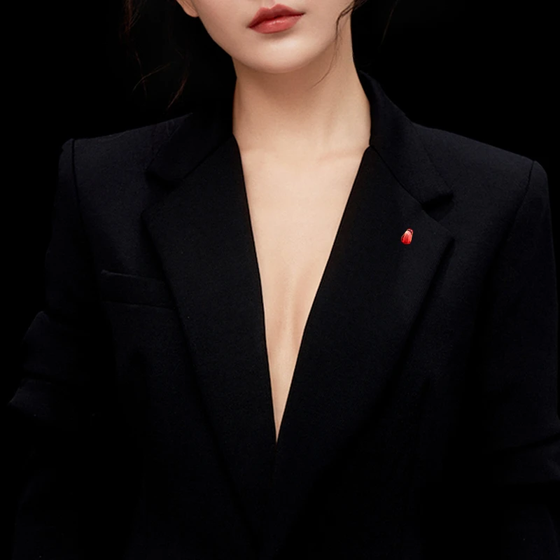 Pomegranate Brooch Women Fruit Collar Pins Anti-Exposure Chest Artifact Fixed Accessories Small Red Neckline Buckle Jewelry 5269