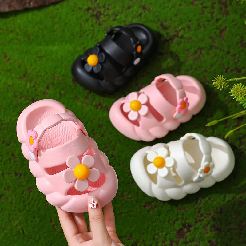 

Summer baby slippers for girls non-slip outside wearing EVA soft soled sandals Princess children cute sandals