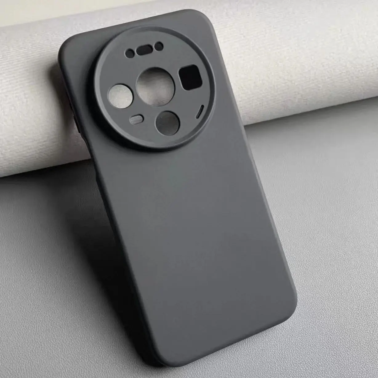 Premium Soft Liquid Silicone Magnetic Case – Luxurious Protection with MagSafe Compatibility