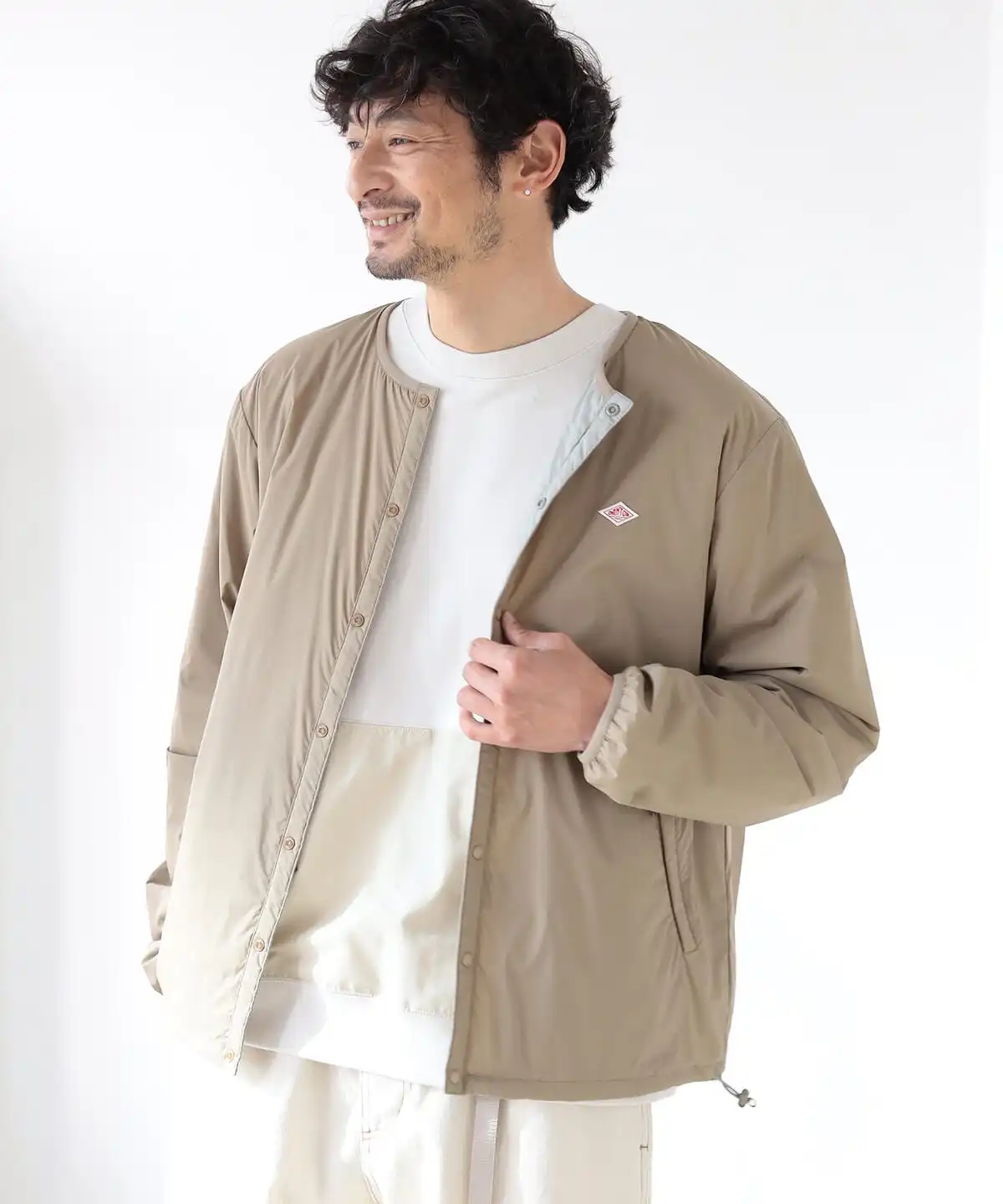 Trendy Men's Ultra-light Waterproof Nylon Cotton Jaet Youth Faion Stand Fit ort Length Single Button Closure  C...