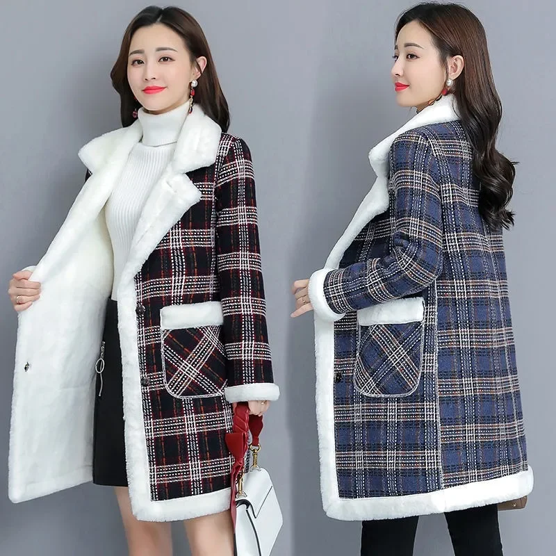 

2024 Winter New Women Windproof Jacket Faux Lamb Wool Woolen Coat Lattice Thicken Velvet Mid Long Female Woolen Cloth Overcoat