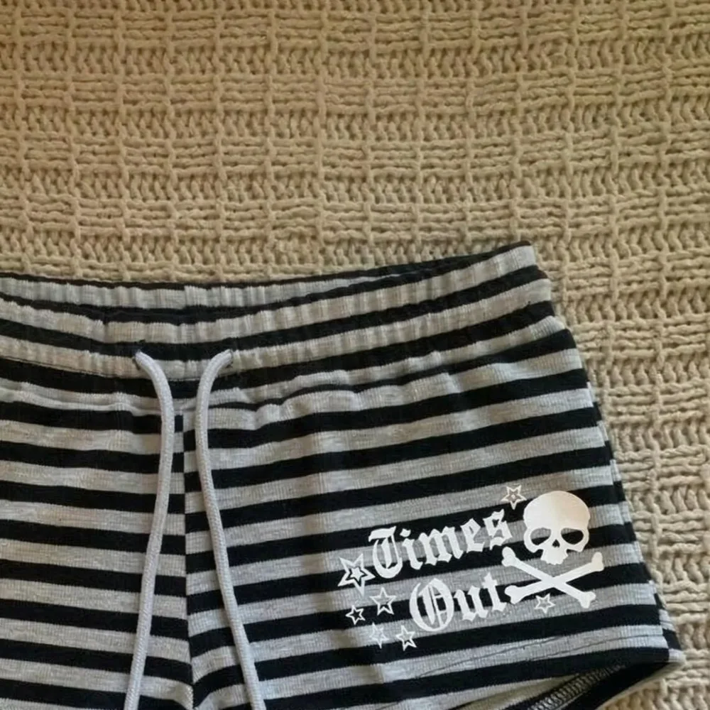Women Shorts Pantalones Cortos De Mujer Casual Fashion Y2k Pants 2026 New Street Hottie Bottoms Striped Skull Print Chic Shorts, view 3