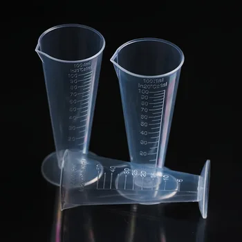 3pcs/set Plastic Measuring Cup with Graduation for Use in Laboratories and Research Facilities.