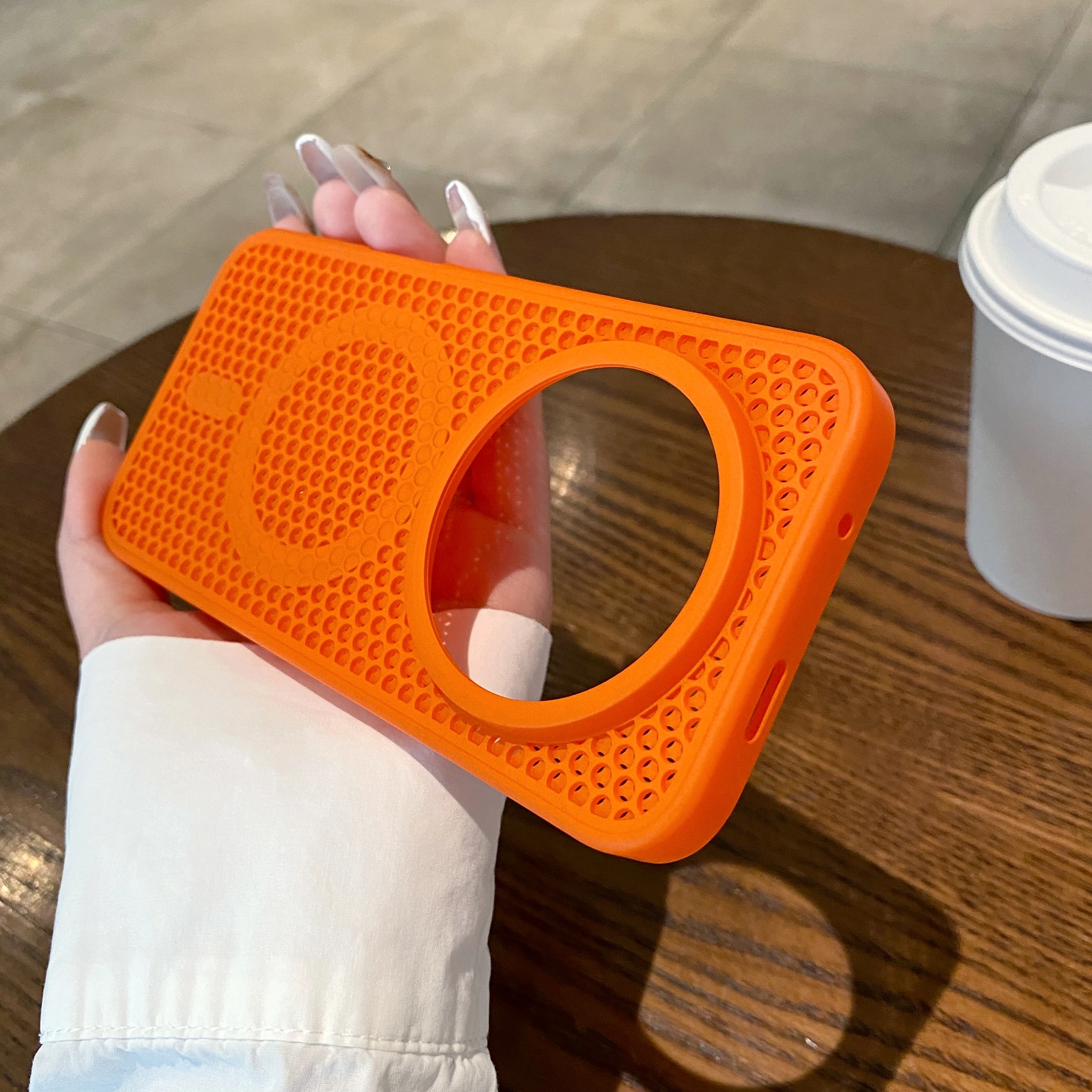 Magnetic Honeycomb Heat Dissipation Cooling Case