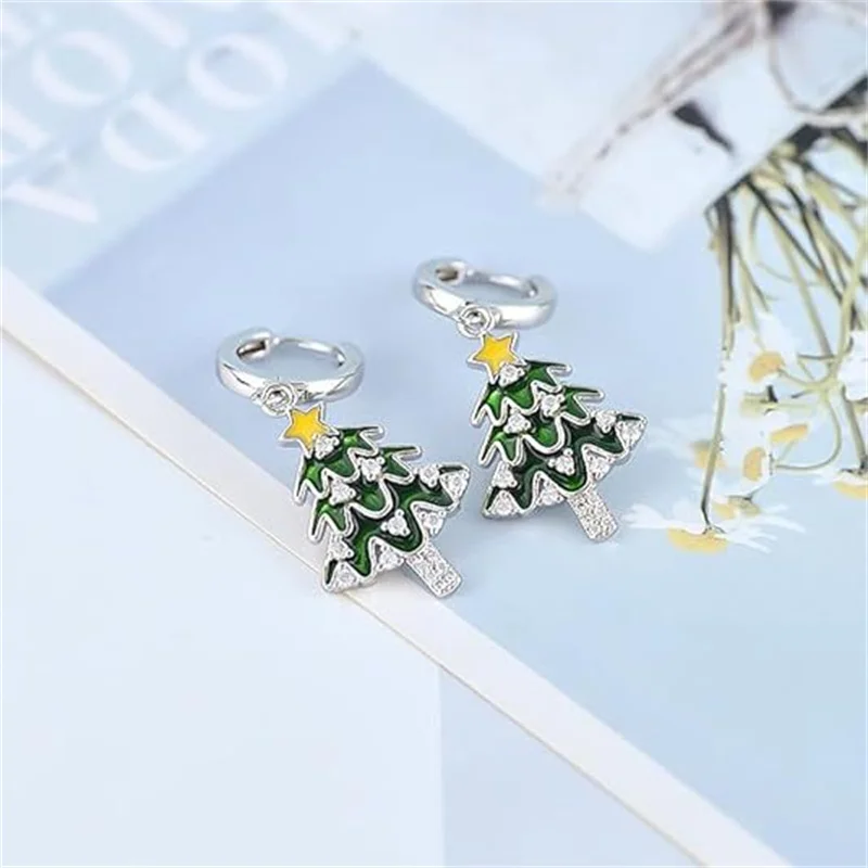 Exquisite kleine Stern Weihnachtsbaum Creolen für Frauen hohl glänzend Zirkon Weihnachtsbaum Ohrringe Freundschaft Party Schmuck Geschenk – Detail 4