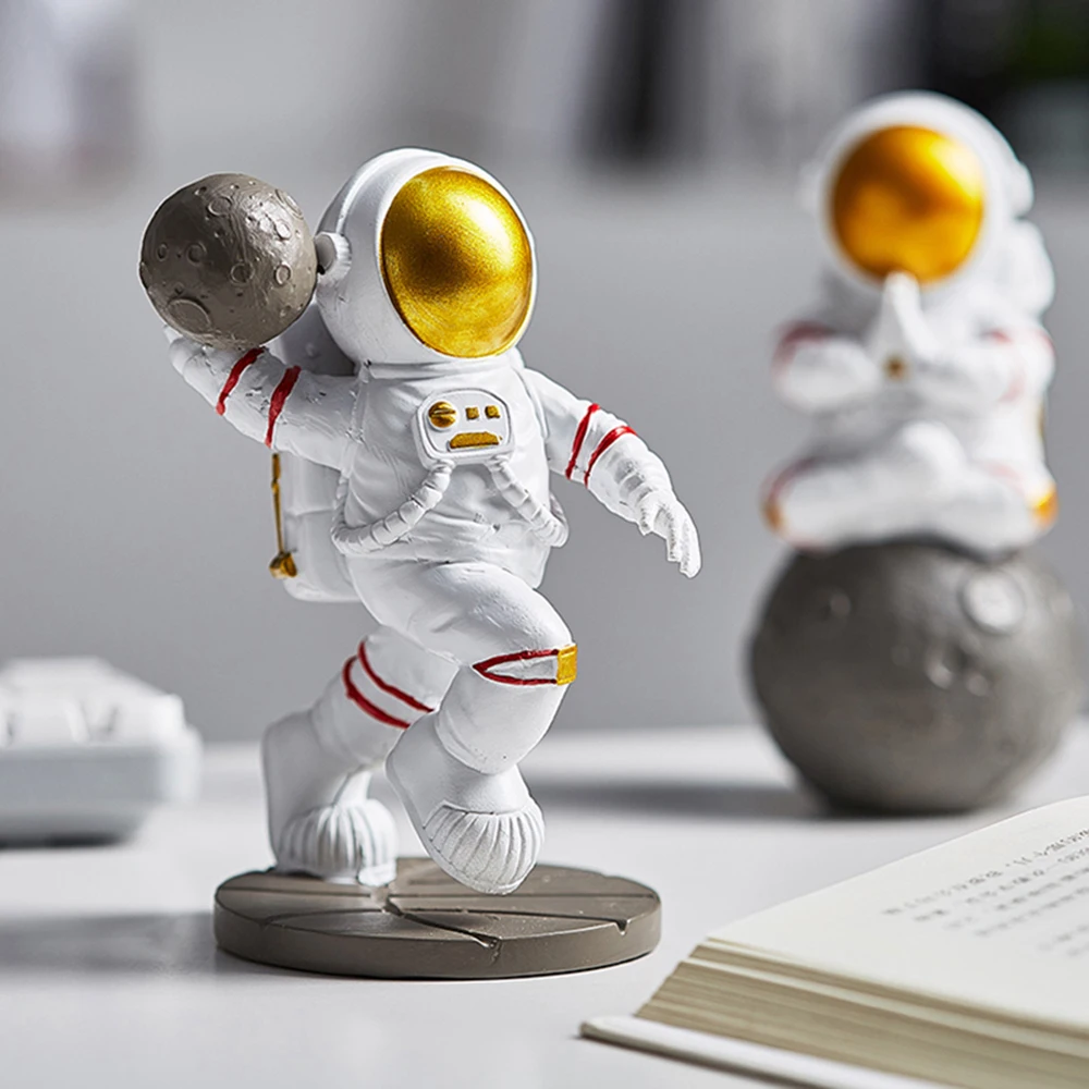 

Lovely Resin Astronaut Figure Statue Figurine Spaceman Sculpture Educational Toys Desktop Home Decor Astronaut Model Kids Gifts