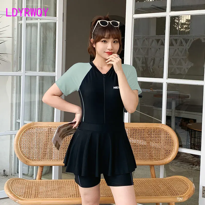 2022 New Professional Swimsuit Women's One Piece Dress Conservatively Covers the Belly, Slim Student Sports Hot Spring Bikini