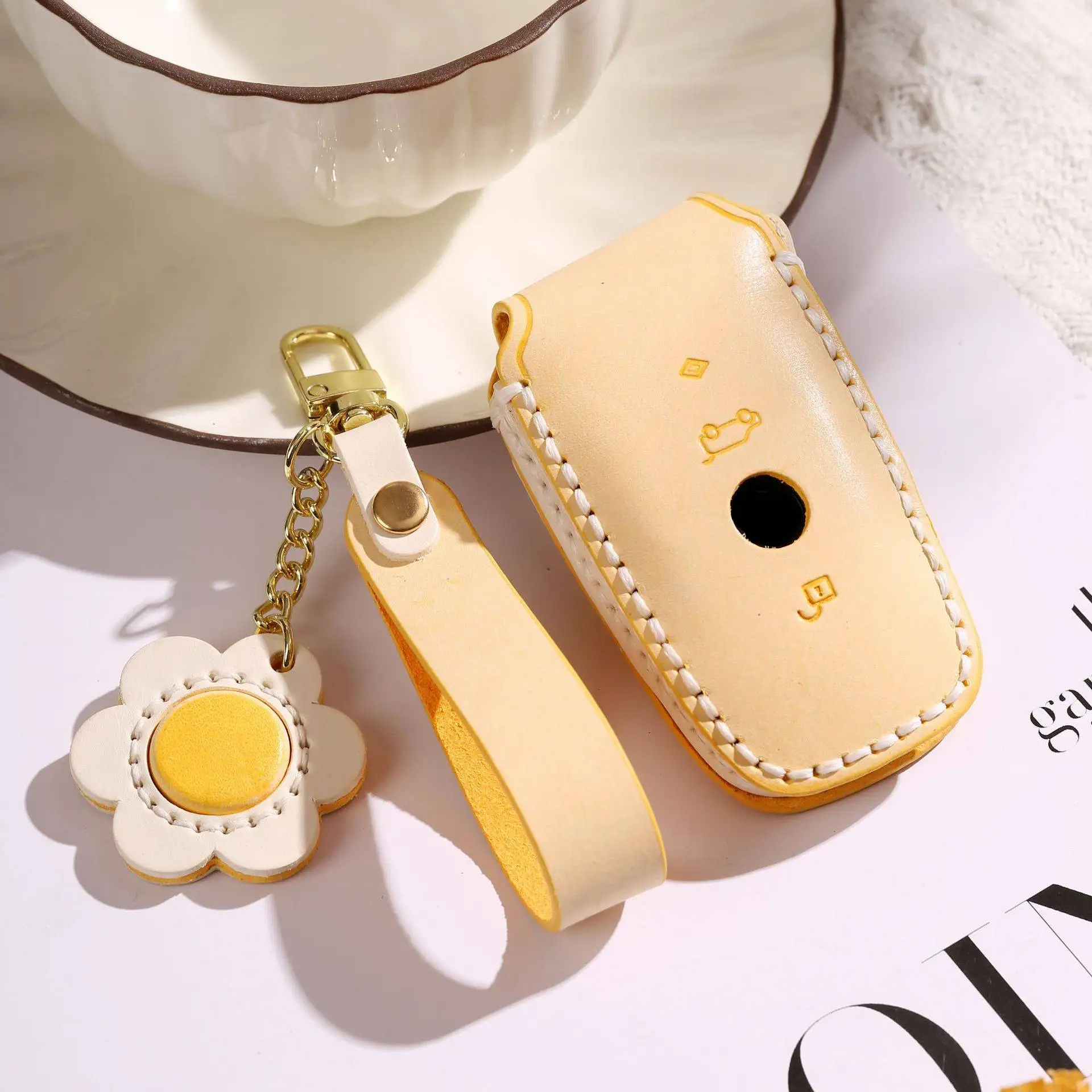 

Leather Car Key Case Cover for BMW Series 1 3 5 F20 F30 G20 F31 F34 F10 X3 F25 X4 I3 M3 M4 I3 I8 320li 520Li 730 740 Fob Shell