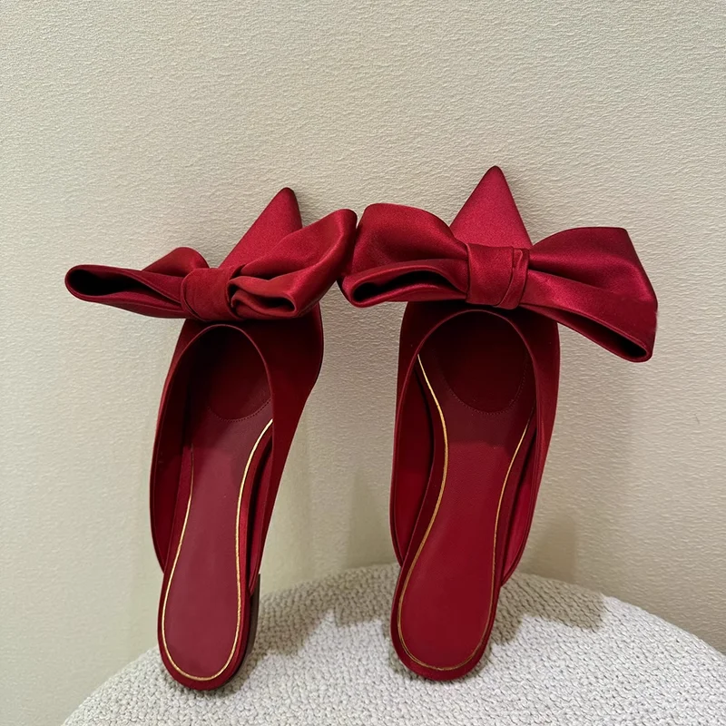 

Red Pointed Toe Bowknot Satin Slippers Mules Flat Shallow Mouth Single Shoe Women's 2024 Summer Classic Runway Pure Silk Sandals