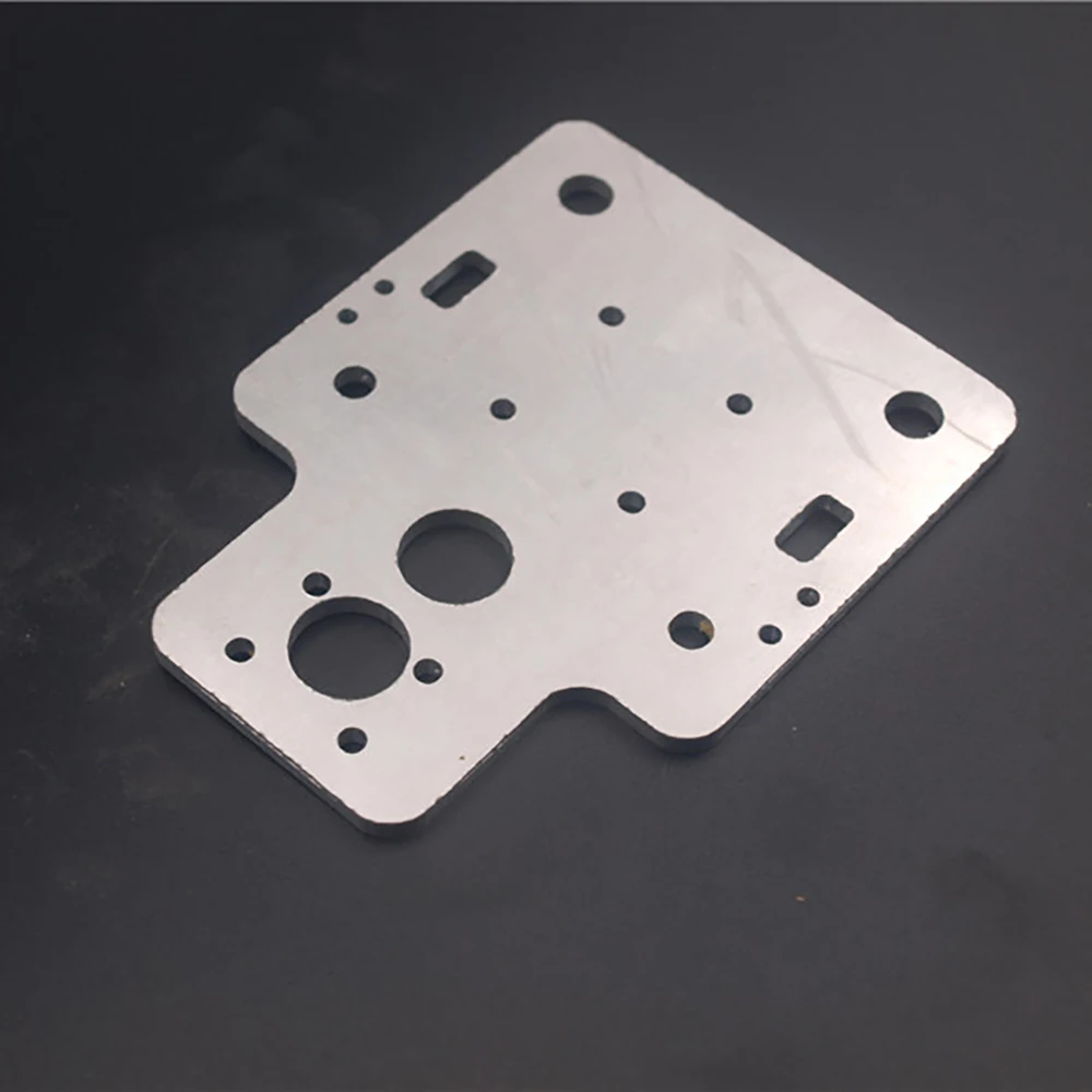 

HE3D/Tarantula I3 aluminum alloy X axis carriage plate MGN12H upgrade for HE3D EI3/Tarantula I3 3d printer 3MM Thickness