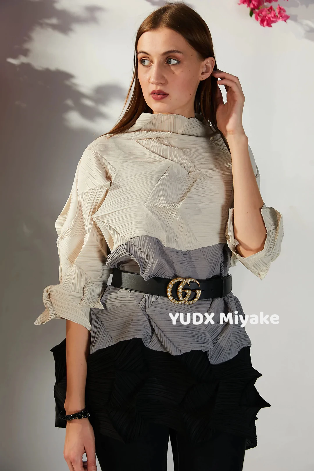 

YUDX Miyake Green Contrast Stand Collar Cropped Sleeve Pleated Woman Long T-Shirt Casual Simple Fashion 2023 Autumn One Size New