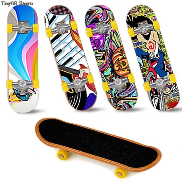 Magicat Finger Skateboards Space Edition for Kids, Teens - 6 Cool Finger  Boards - Fingerboard Pack for Party - Toy, Games for Boys and Girls 