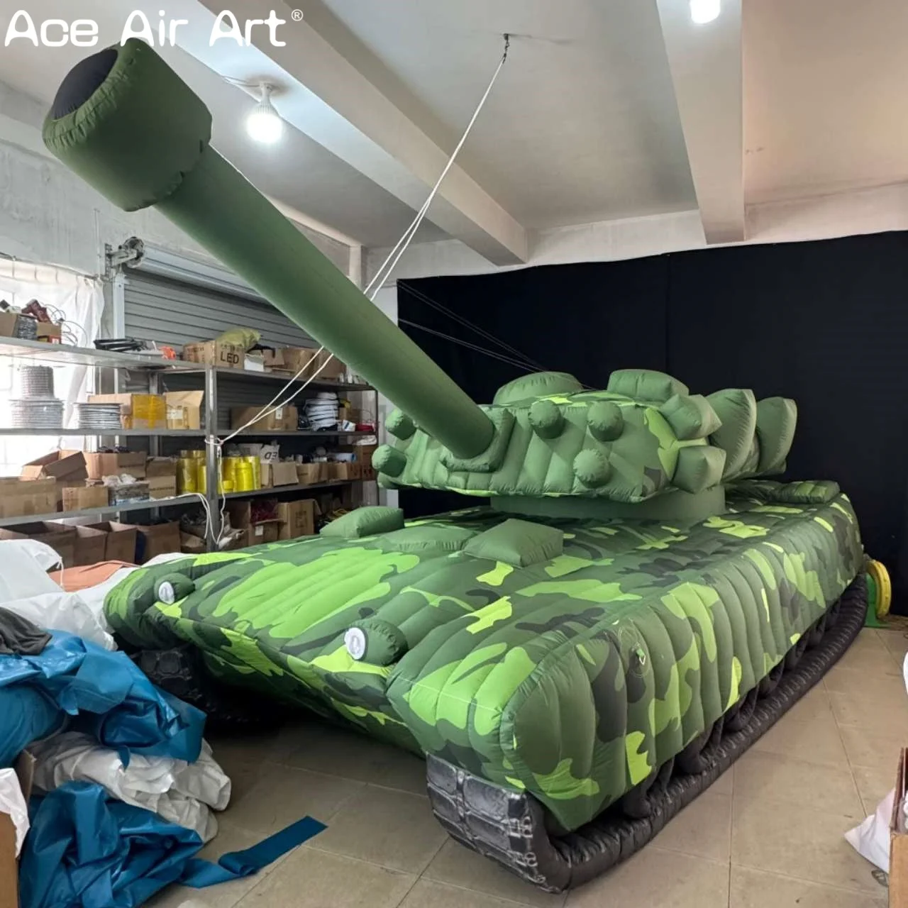 屋外 CS バトルゲーム用の巨大なインフレータブル戦車トラックモデルインフレータブル軍用車パーティー装飾 & 広告ディスプレイ小道具