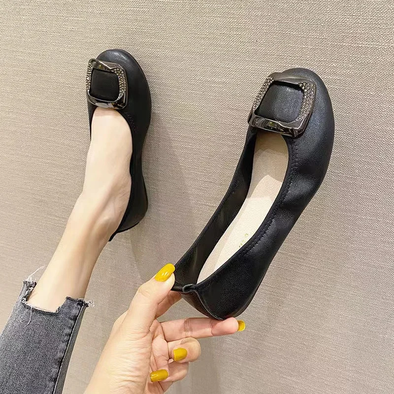 

2023 New Spring Flat Shoes with Low Heel Round Toe Flat Sole Plain Color Casual Comfortable Women's Shoes with Diamond Inlay