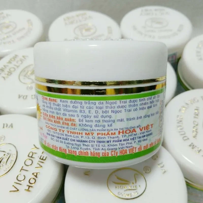 Pearl Cream Brightens Skin Tone, Conceals Blemishes, Deeply Replenishes Water, Whitens and Evens Skin Care Cream for Women