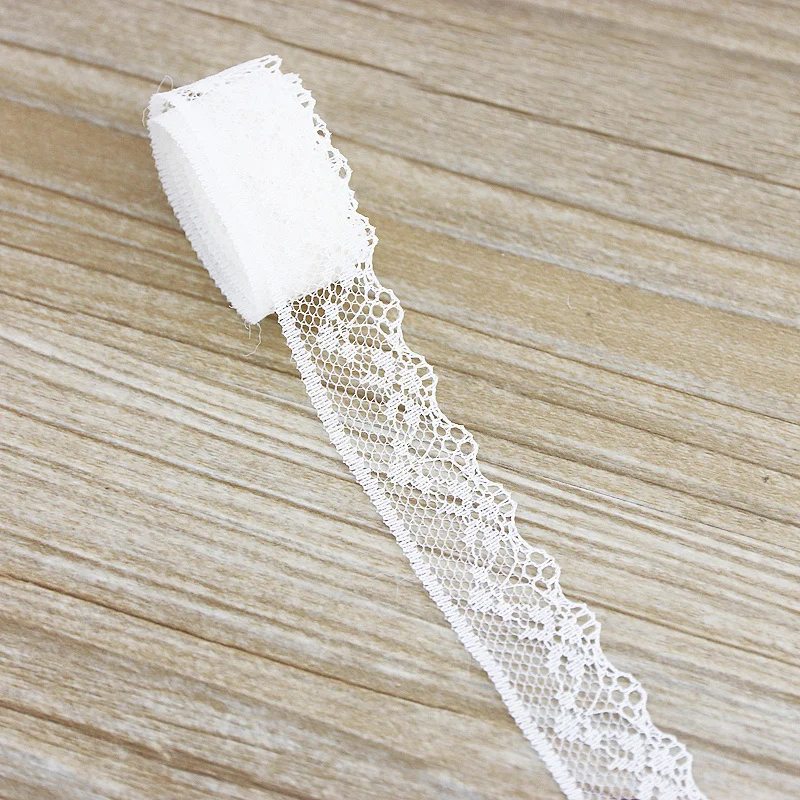 Description Picture 3 of item(10 Yards/roll) 20mm White And Black Lace Fabric Webbing Decoration Gift Packing Material Handmade DIY Laces