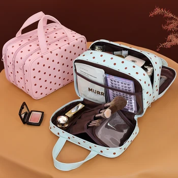 Borsa per il trucco portatile a pois, borsa per cosmetici multifunzionale in pelle PU a tre strati, borsa da viaggio impermeabile di grande capacità