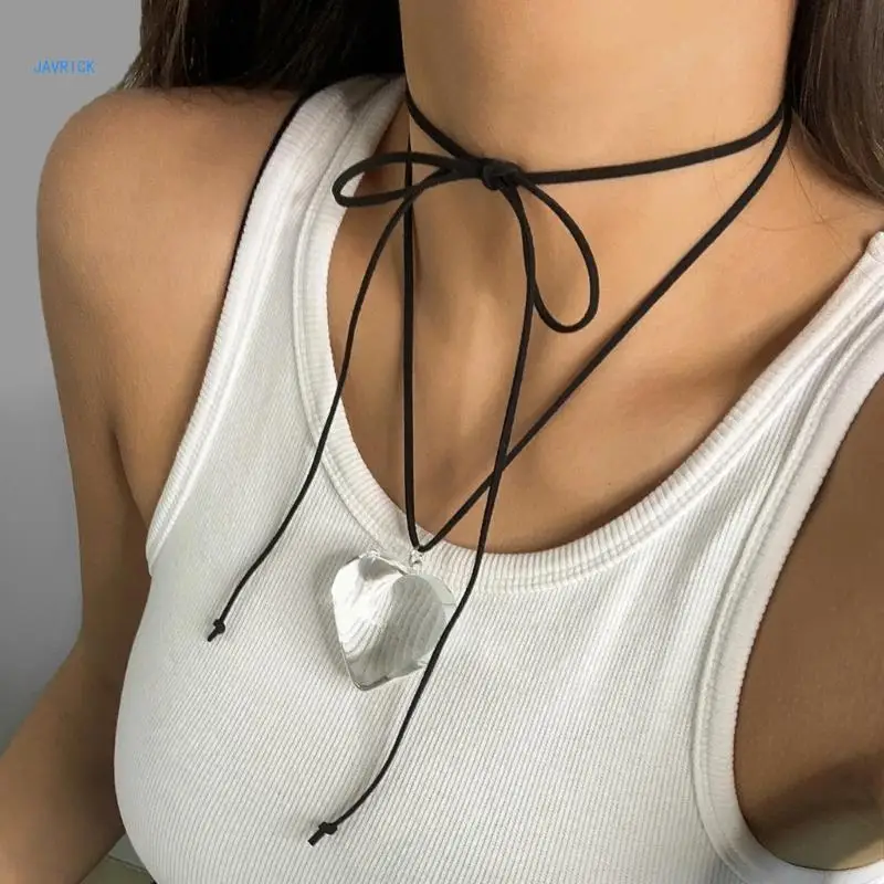 

Simple Love Heart Aesthetic Necklace Fashion Simple Clavicle Chain Women Girls