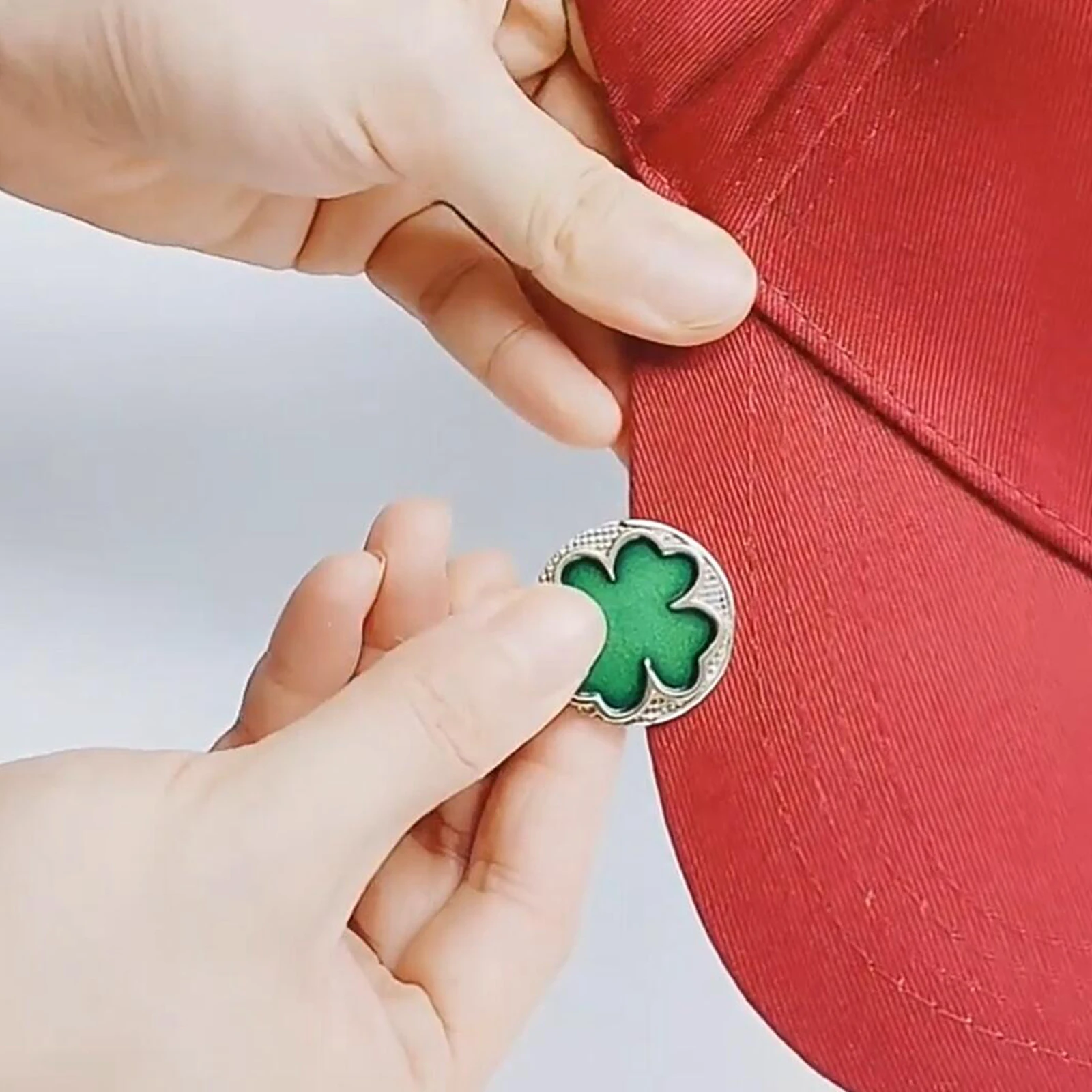 Golf Ball Mark with Magnetic Hat Clip Marker Golf Marker Training Aids Lucky Four Leaf Clover Vivid Bird Design For Golfer Gift