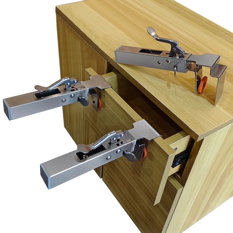 Schubladenbefestigungsclip, Schubladenfront-Montageclip für die genaue und schnelle Installation von Schubladenplatten, verstellbare feste Klemme
