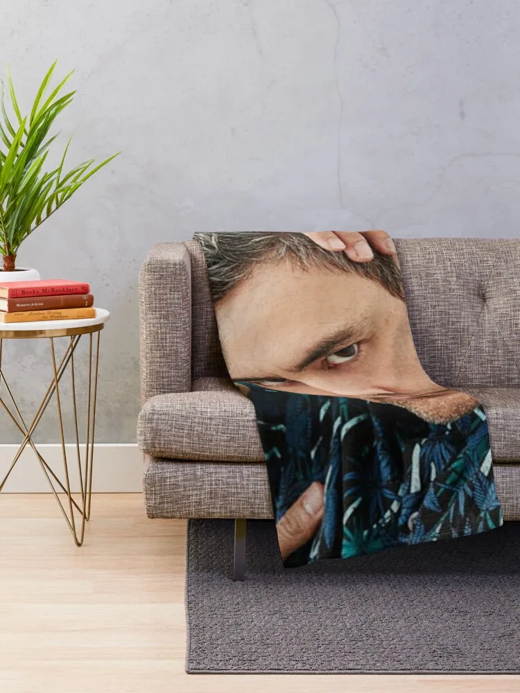 Taika-�ΰ� ������ ���, ��Ƽ �ʸ� �ö��� ������ ��� �̵� ���