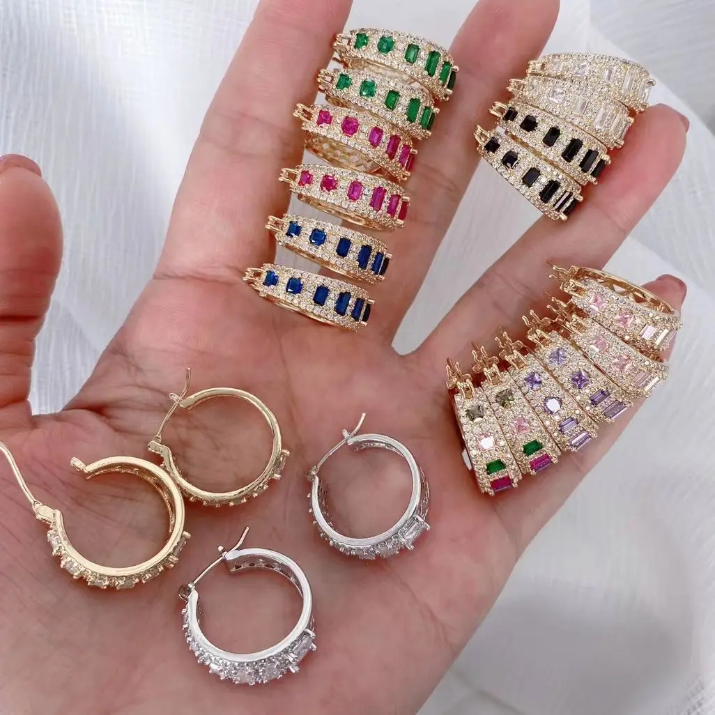 

3 пары, круглые серьги-гвоздики с фианитами