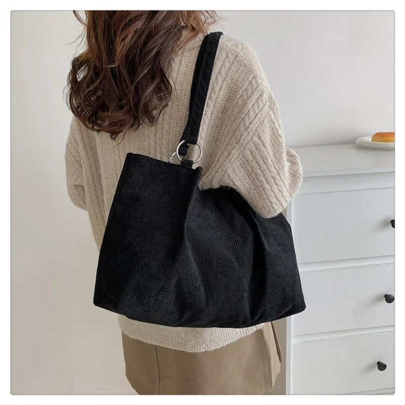 

Large-capacity Corduroy Solid Color Shoulder Bag Foreign Winter New Casual Fashion Commuter Armpit Tote Women's Shoulder Bag