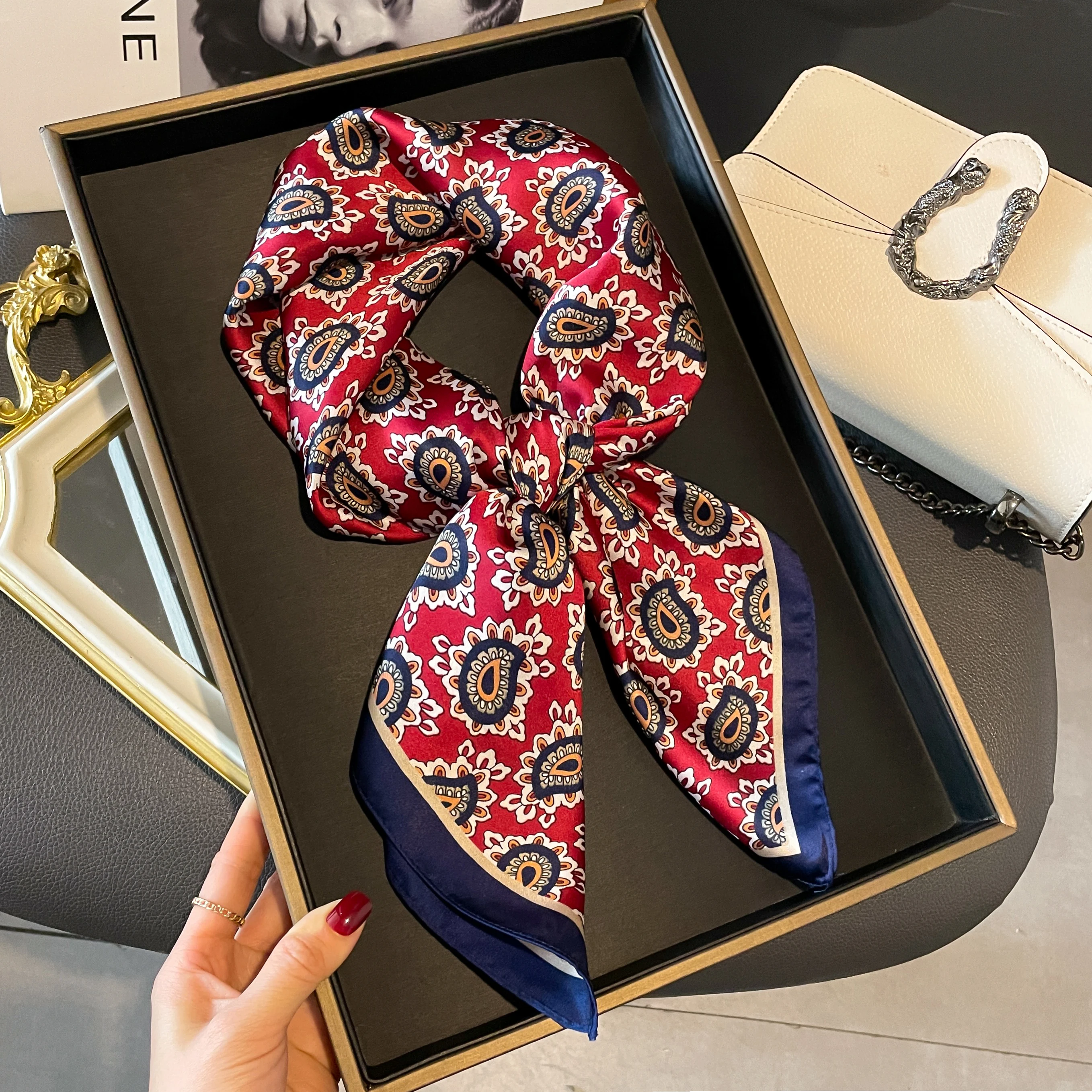 2024 70*70cm Kerchief Popular Print Headcloth Luxury Design Silk Scarves Fashion Sunscreen Muffler Square Shawl Bandanna Foulard 1