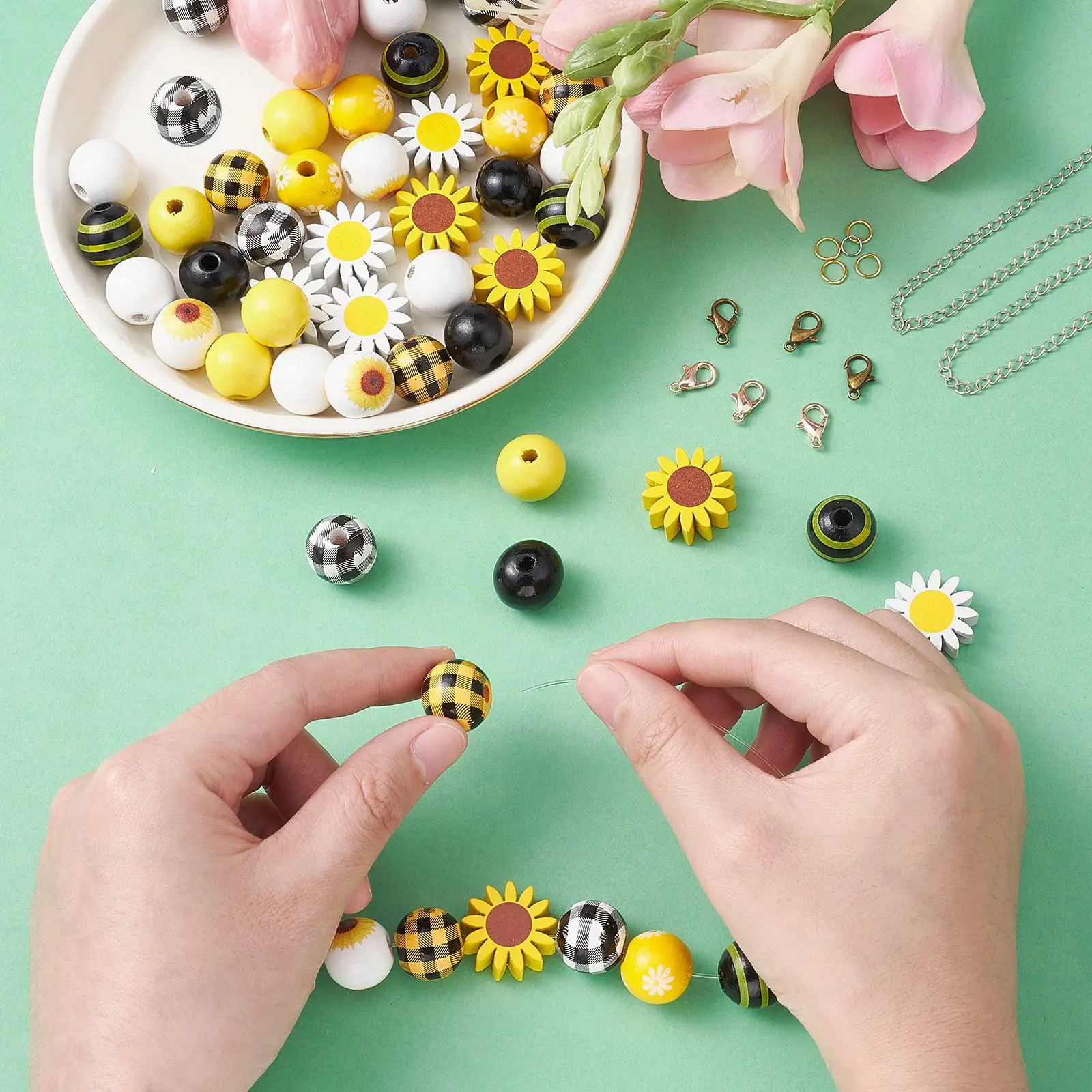 50Pcs 10 Styles Sunflower Theme Printed Wood Beads, Dyed