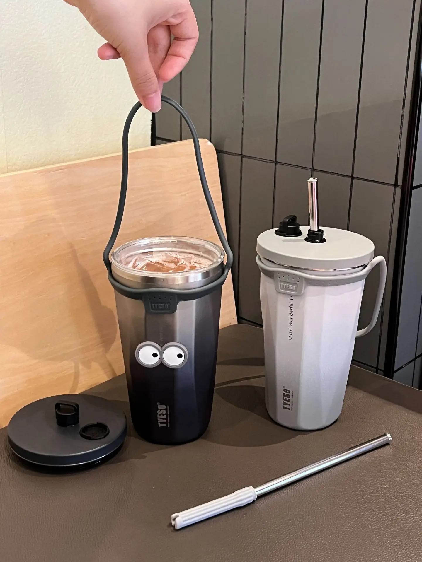 Tyeso Vacuum Insulated Coffee Cup With Straw Thermos Mug Leak-Proof 600Ml