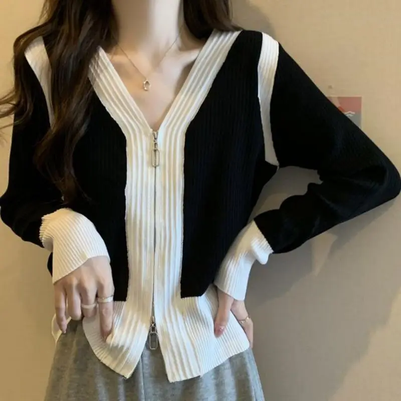 Fashion V-Neck Knitted Spliced Zipper Korean Cardigan Sweaters Women\'s Clothing 2022 Autumn New Loose Casual Tops All-match Coat