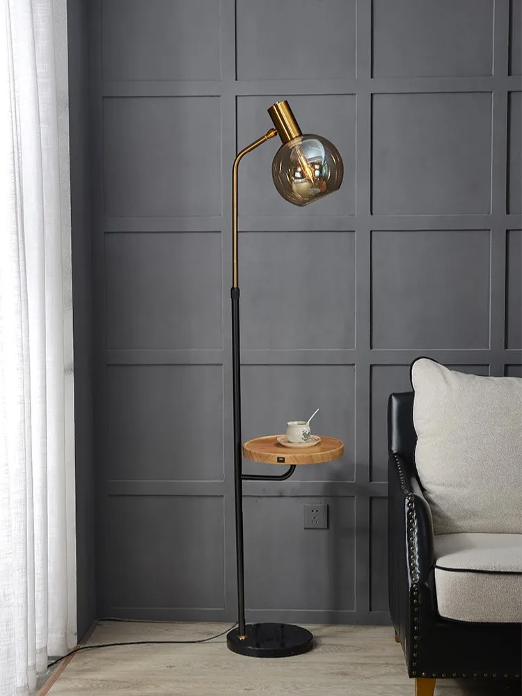 モダン フロアスタンド ワイヤレス充電付き