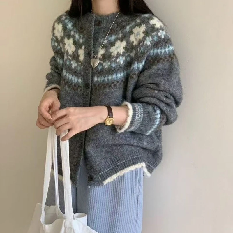 Fashion Autumn and Winter New Round Neck Contrasting Color Long-sleeved Sweater Elegant Loose Cardigan Single-breasted Knitwear