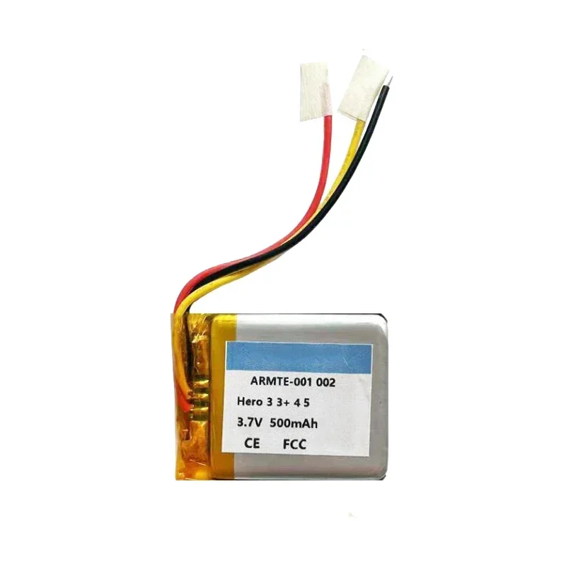 Batterie de remplacement 500mAh insérée dans une GoPro Hero 9, compatible avec les modèles 2 à 9 et télécommande