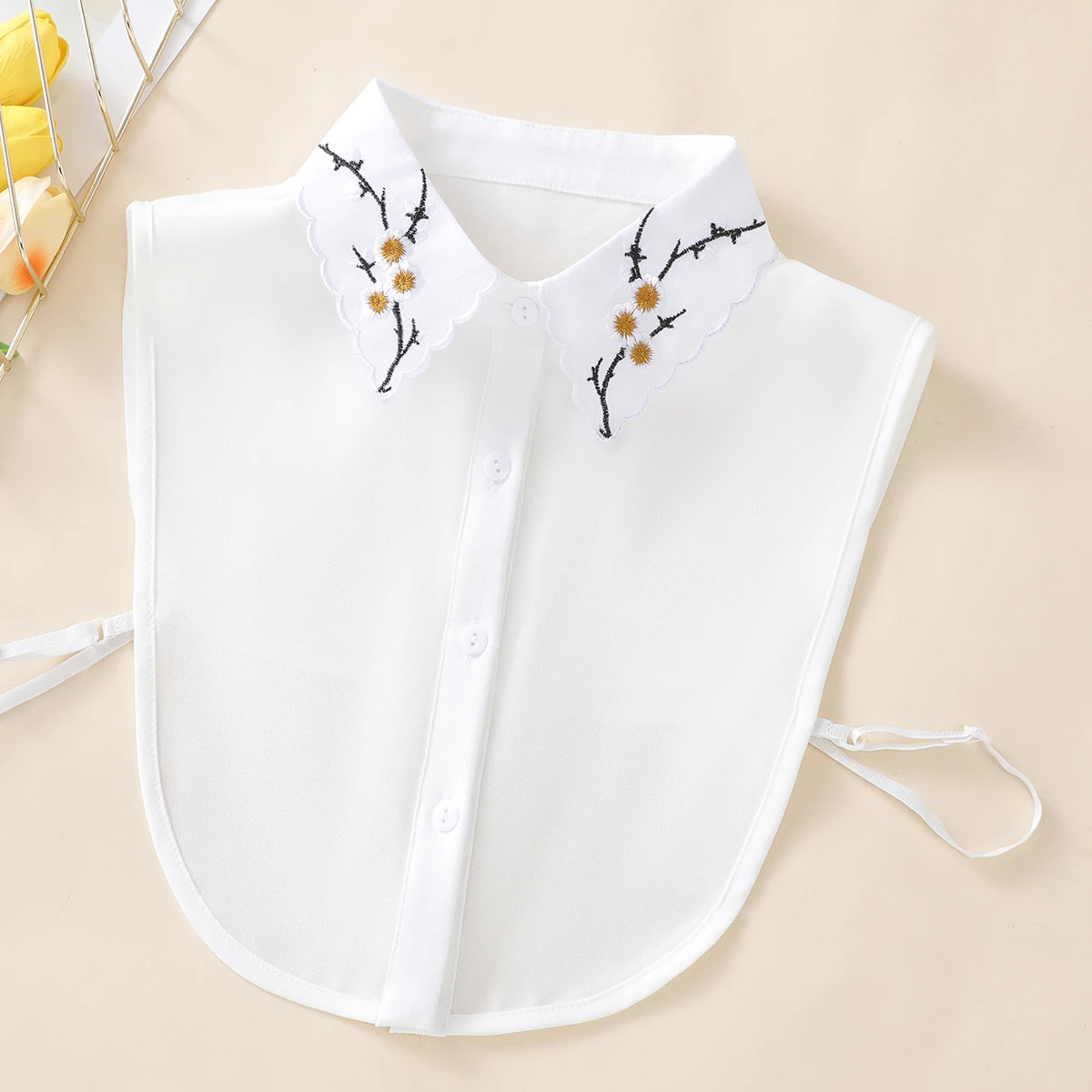 Modischer, bestickter Pflaumenblütenkragen für Damen, passend zu Pullovern, als Halbhemdkragen, vielseitige Dekoration, Chiffon-Kragen.