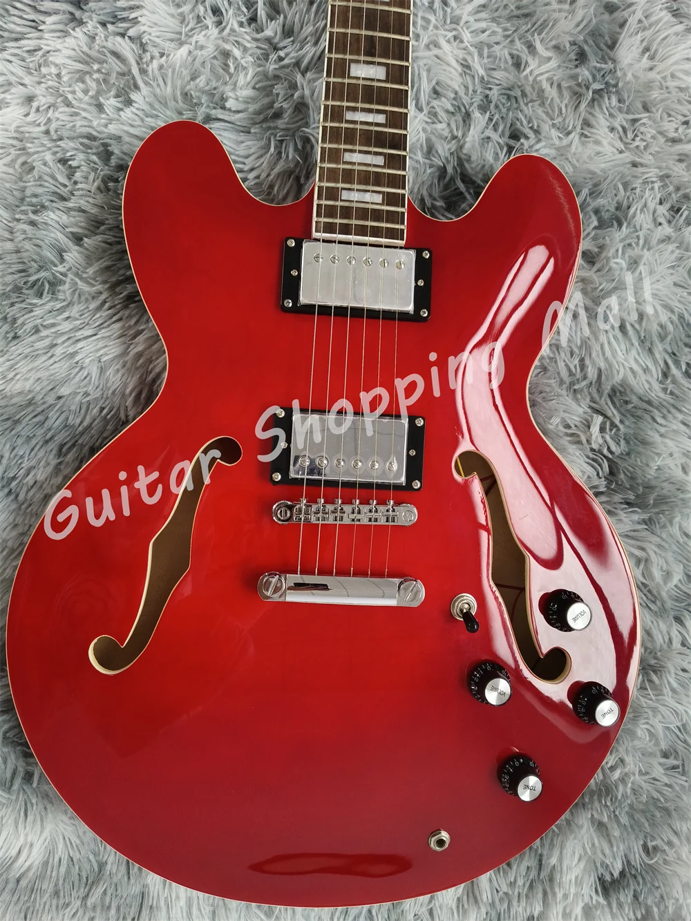 335 Style Semi-Hollow Body Jazz Electric Guitar，cherry red, good sound quality, factory customize，fine workmanship。