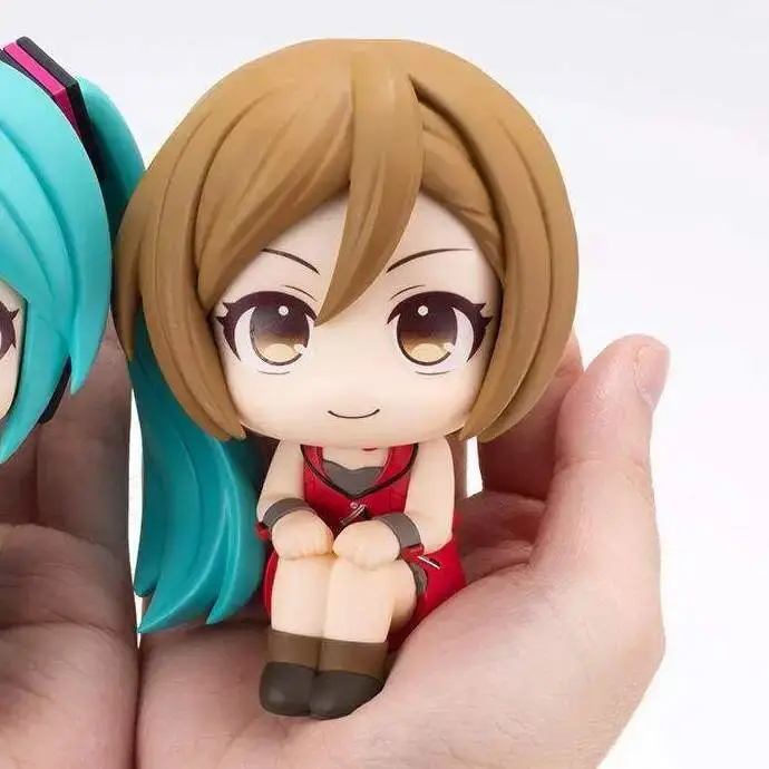 Kawaii Hatsune Miku Sitting Figure - Trendy Anime Collectible Ornament Doll Gift