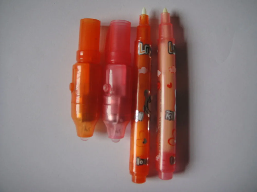 Invisible Ink Pens with UV Light for Kids, Spy Magic Secret Message Party Marker Disappearing Secret Markers