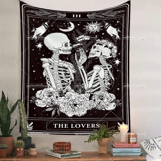 Tapisserie de mariage pour Couple amoureux du crâne, carte de Tarot, étoile, lune, Divination, tissu mural bohème, squelette, couvertures à fleurs de roses 1