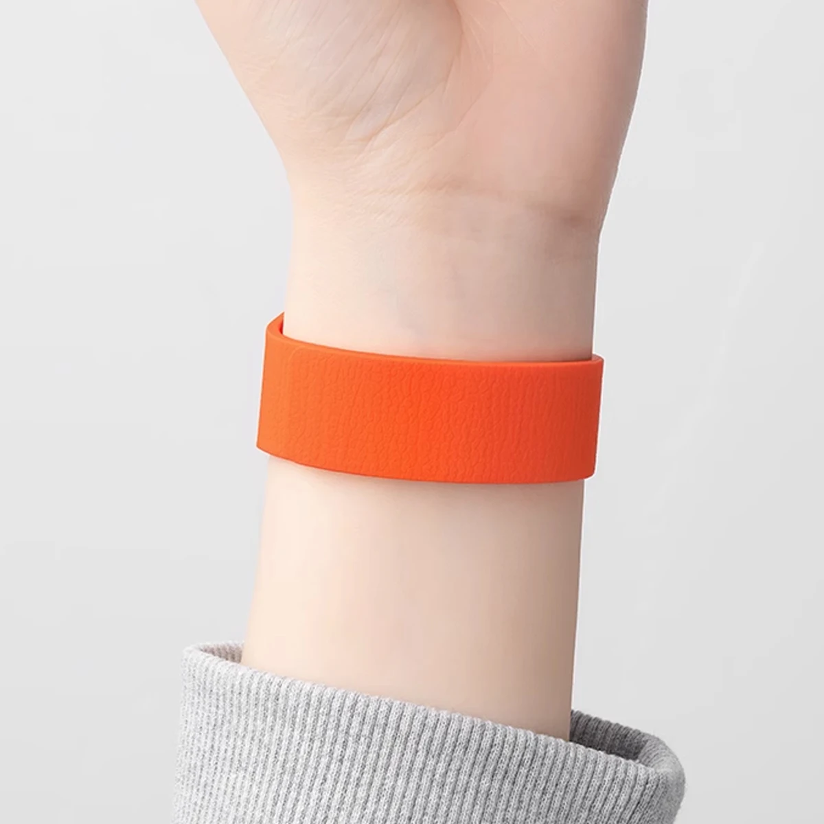 Silicone Magnetic Loop Strap - Versatile & Stylish Smartwatch Bracelet