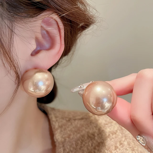 I took a single pearl earring to a jeweller and now they don't match.  Please help! : r/jewelers