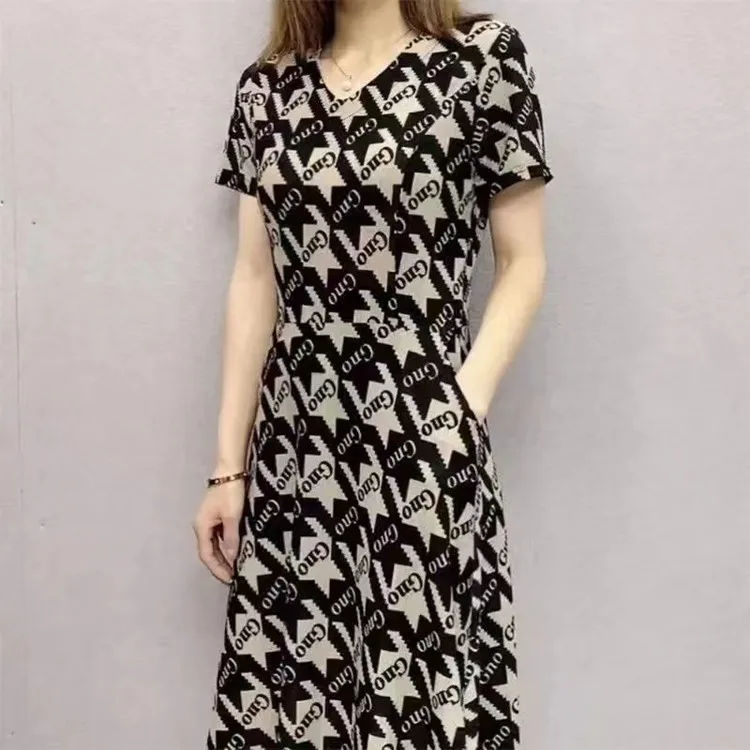 

2023 New Fashion Casual Women's Summer Dress Retro Bohemian Print Dress Short Sleeve V-Neck