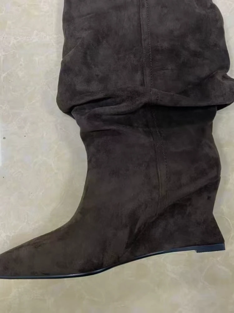 726Dark brown suede