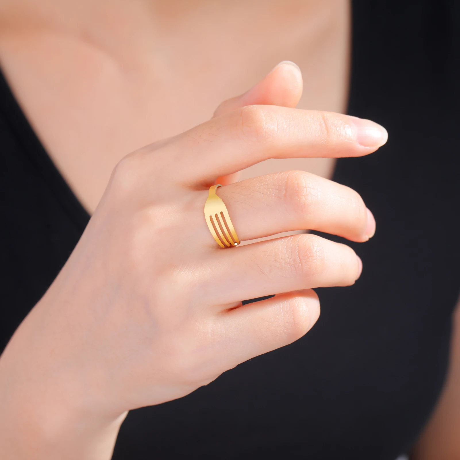 Buy Simple Gold Design Daily Wear Women 5 Metal Ring Online