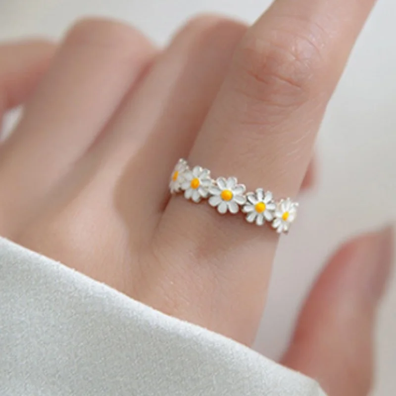 Silver Color White Epoxy Daisy Flower Ring for Women Cute Sweet Adjustable Rings Fashion Party Jewelry GirlFreind Gifts