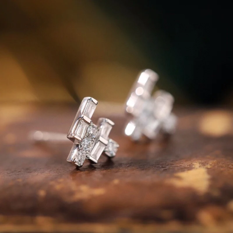 Aazuo 18K Pure White Gold Real Diamonds 0.20ct Fairy Geometry Stud Earring Gifted For Girls & Woman Birthday Party Fine Jewelry